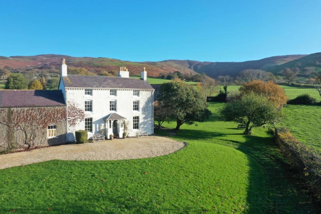 Georgian Country House -Panoramic Views -Sleeps 12 Ruthin Zewnętrze zdjęcie